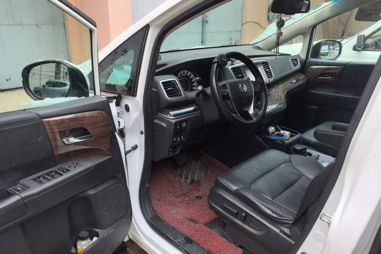 Used Honda Odyssey 2015 Revised Version 2.4L Supreme Edition Driver Seat