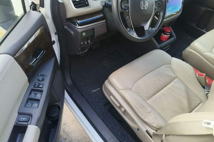 Used Honda Odyssey 2015 Updated Version 2.4L Smart Edition Driver Seat