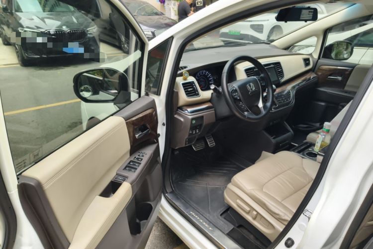 Used Honda Odyssey 2015 Updated Version 2.4L Smart Edition Driver Seat