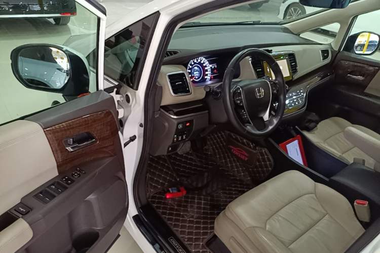 Used Honda Odyssey 2015 2.4L Smart Edition Driver Seat