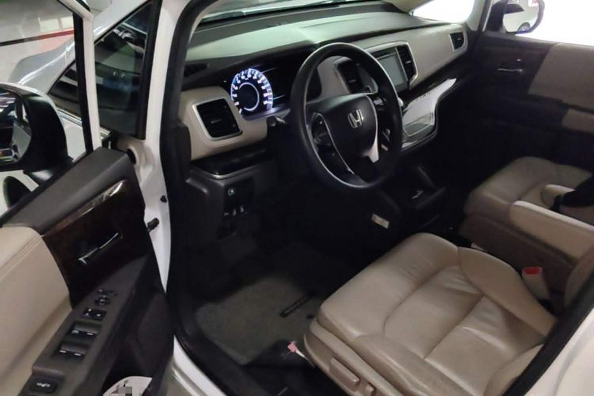 Used Honda Odyssey 2015 Revised 2.4L Luxury Edition Driver Seat
