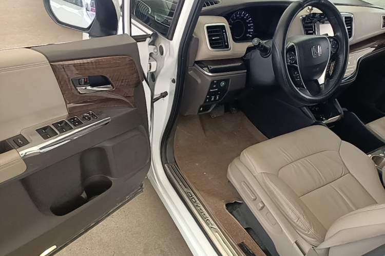 Used Honda Odyssey 2015 2.4L Prestige Edition Driver Seat