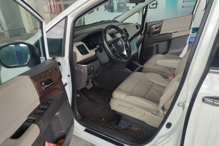 Used Honda Odyssey 2015 2.4L Supreme Edition Driver Seat
