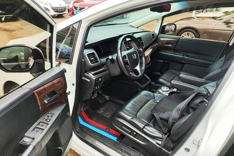 Used Honda Odyssey 2015 2.4L Supreme Edition Driver Seat