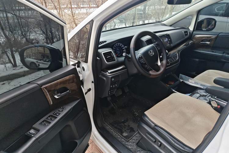Used Honda Odyssey 2015 2.4L Smart Edition Driver Seat