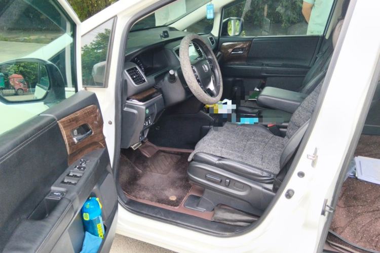 Used Honda Odyssey 2015 Updated Version 2.4L Smart Edition Driver Seat