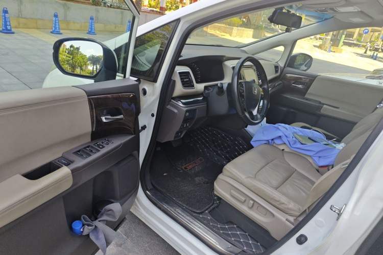Used Honda Odyssey 2015 2.4L Luxury Edition Driver Seat