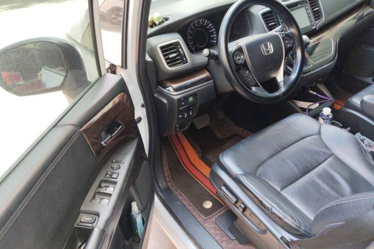Used Honda Odyssey 2015 Revised Version 2.4L Supreme Edition Driver Seat