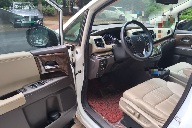 Used Honda Odyssey 2015 Revised Version 2.4L Supreme Edition Driver Seat