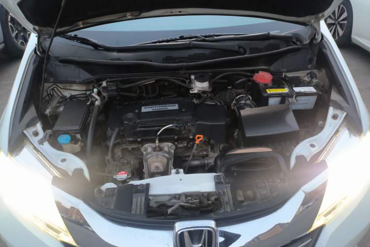 Used Honda Odyssey 2015 Updated Version 2.4L Smart Edition Engine Bay