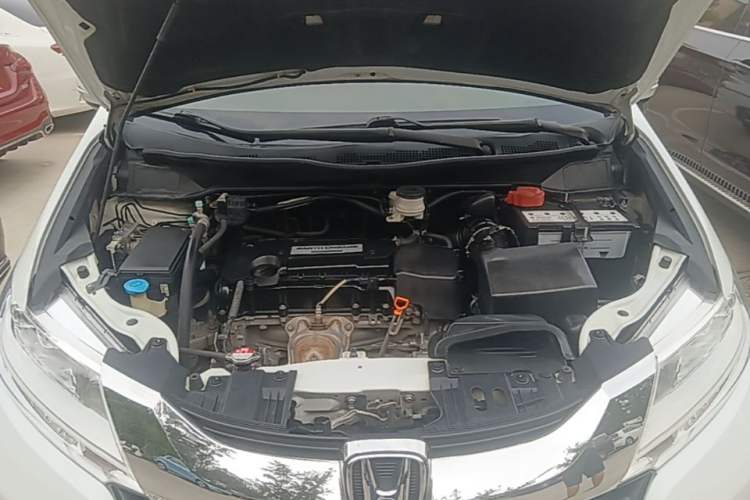 Used Honda Odyssey 2015 Updated Version 2.4L Smart Edition Engine Bay