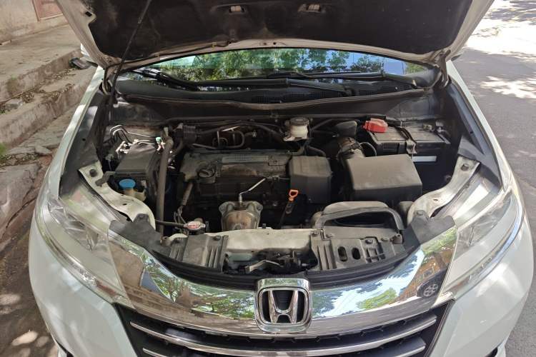 Used Honda Odyssey 2015 Updated Version 2.4L Smart Edition Engine Bay