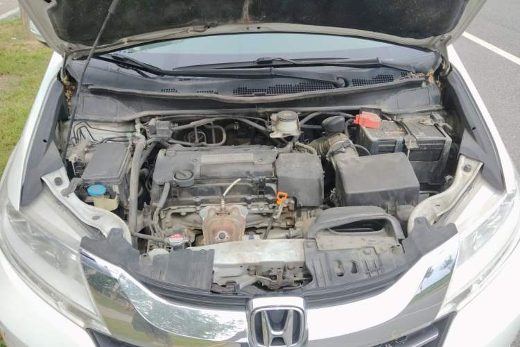 Used Honda Odyssey 2015 2.4L Supreme Edition Engine Bay