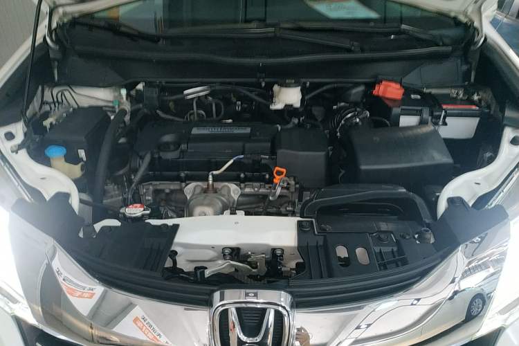 Used Honda Odyssey 2015 2.4L Supreme Edition Engine Bay