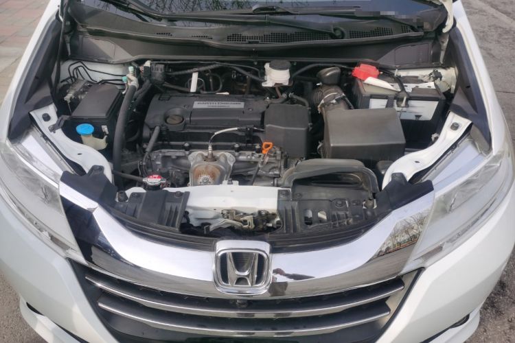 Used Honda Odyssey 2015 Revised Version 2.4L Supreme Edition Engine Bay