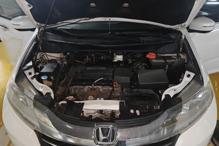 Used Honda Odyssey 2015 2.4L Supreme Edition Engine Bay