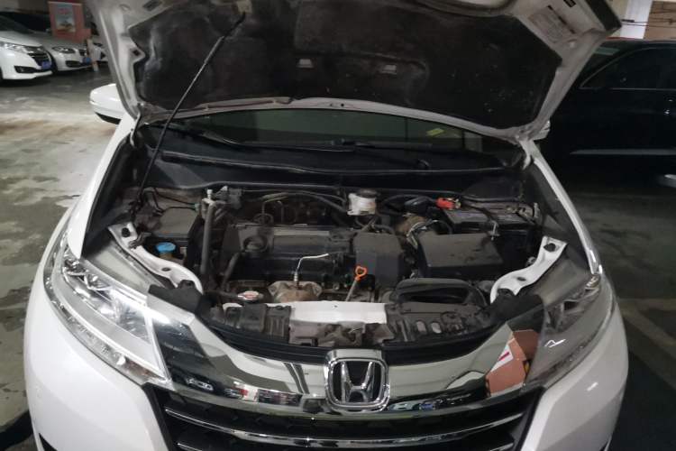 Used Honda Odyssey 2015 2.4L Smart Edition Engine Bay