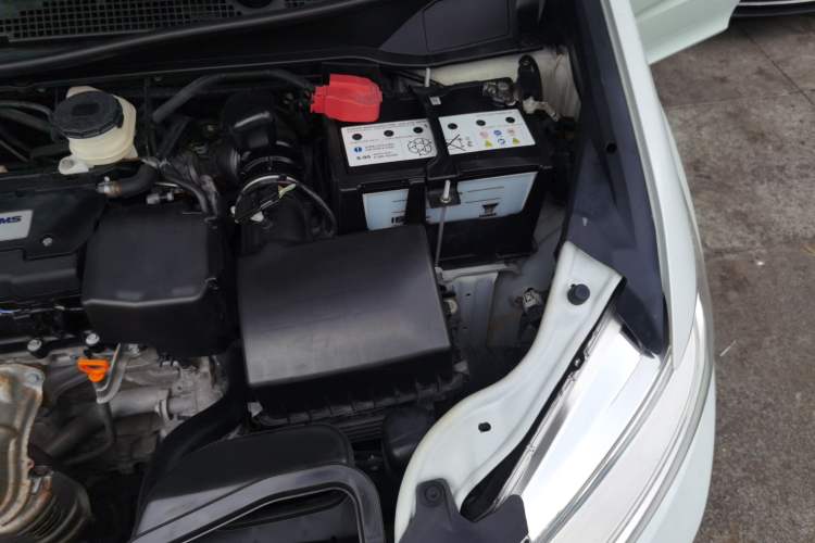 Used Honda Odyssey 2015 Updated Version 2.4L Smart Edition Engine Bay Left