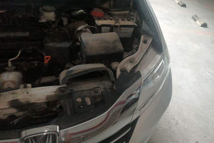Used Honda Odyssey 2015 Revised 2.4L Luxury Edition Engine Bay Left