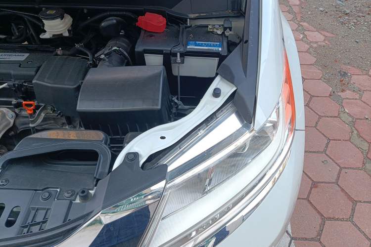 Used Honda Odyssey 2015 2.4L Smart Edition Engine Bay Left
