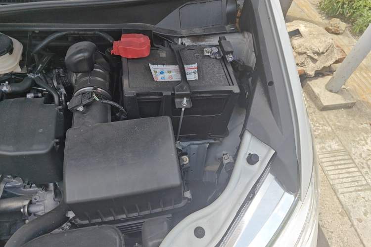 Used Honda Odyssey 2015 2.4L Supreme Edition Engine Bay Left