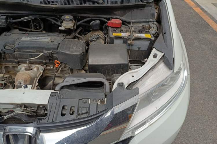 Used Honda Odyssey 2015 2.4L Prestige Edition Engine Bay Left