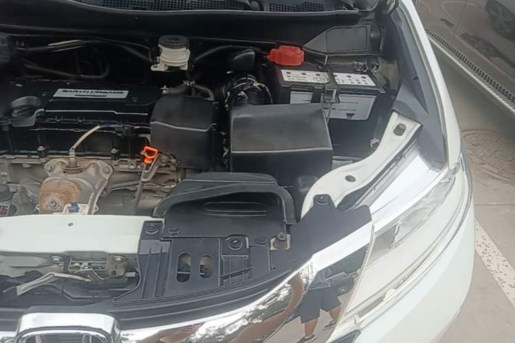 Used Honda Odyssey 2015 Updated Version 2.4L Smart Edition Engine Bay Left