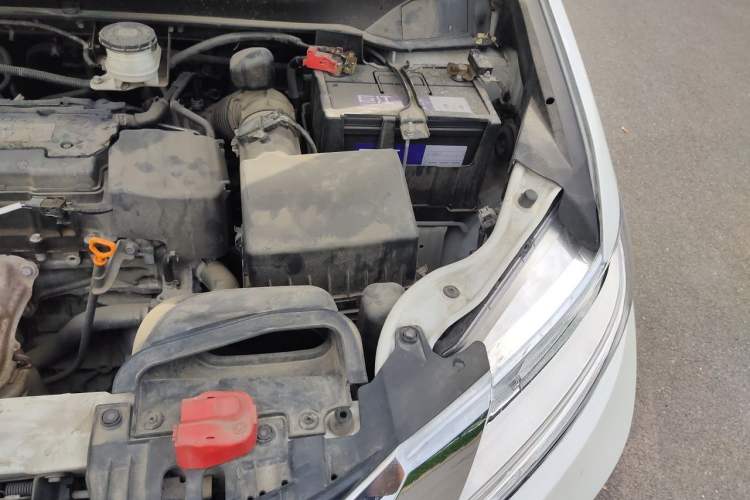 Used Honda Odyssey 2015 2.4L Smart Edition Engine Bay Left