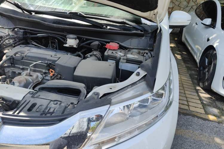 Used Honda Odyssey 2015 2.4L Smart Edition Engine Bay Left
