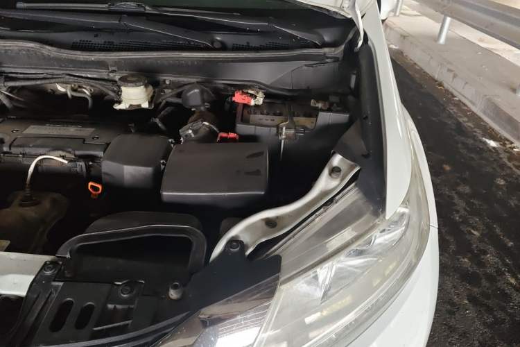 Used Honda Odyssey 2015 Updated Version 2.4L Smart Edition Engine Bay Left