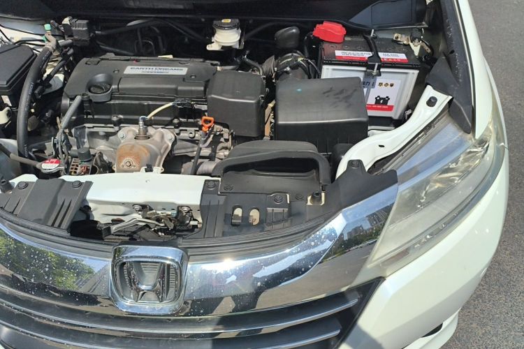 Used Honda Odyssey 2015 Updated Version 2.4L Smart Edition Engine Bay Left