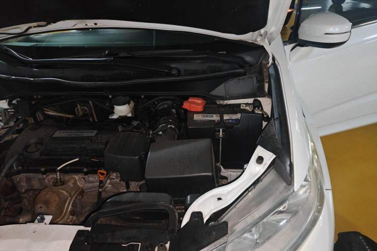 Used Honda Odyssey 2015 2.4L Supreme Edition Engine Bay Left