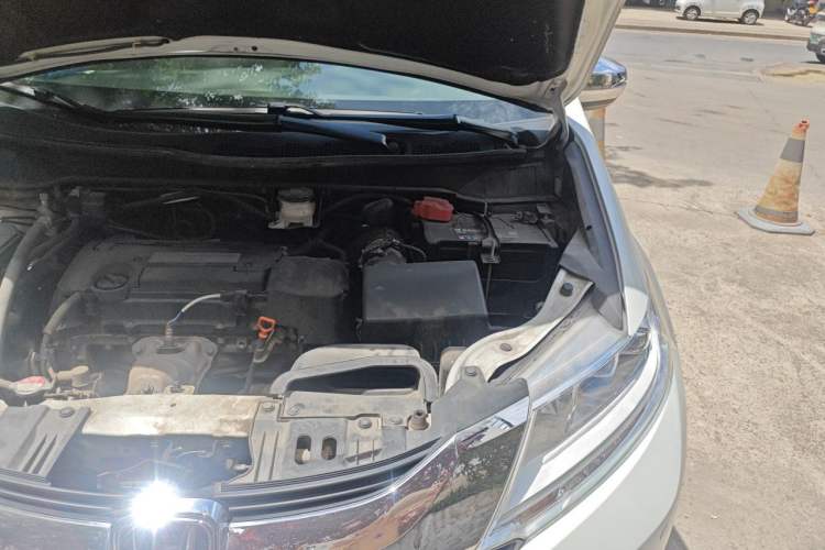 Used Honda Odyssey 2015 Updated Version 2.4L Smart Edition Engine Bay Left