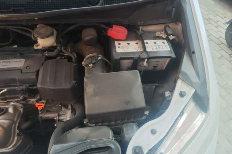 Used Honda Odyssey 2015 Updated Version 2.4L Smart Edition Engine Bay Left