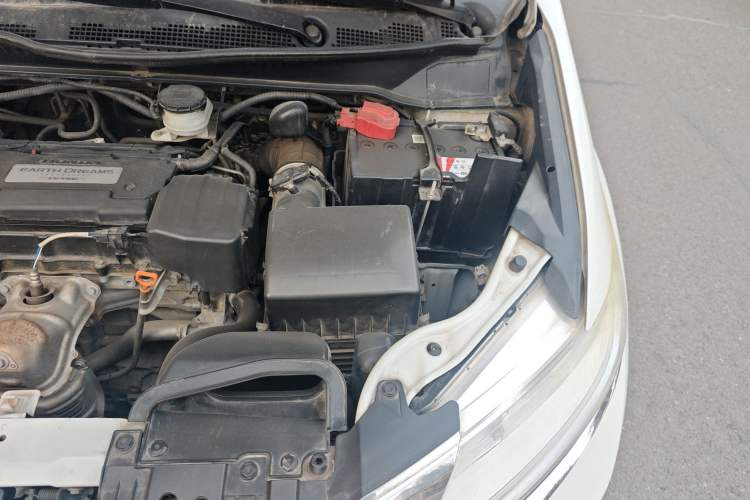 Used Honda Odyssey 2015 2.4L Smart Edition Engine Bay Left