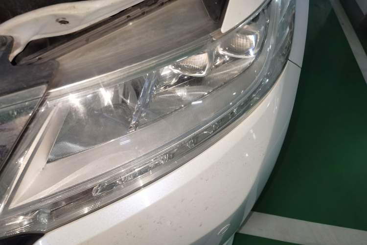 Used Honda Odyssey 2015 2.4L Smart Edition Engine Bay Left