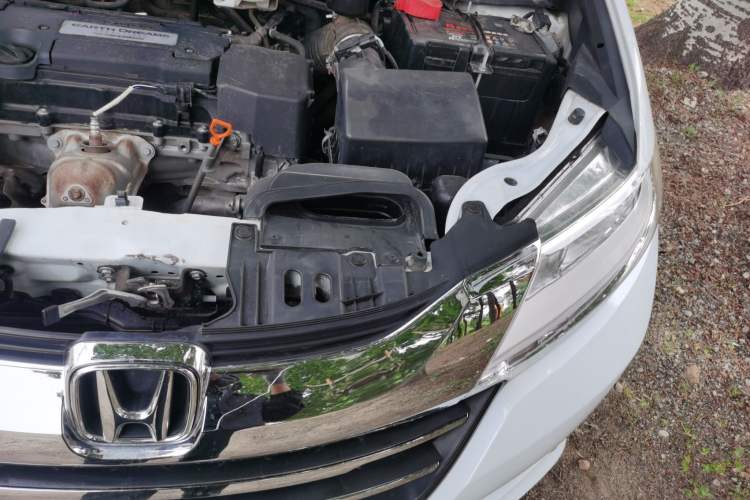 Used Honda Odyssey 2015 2.4L Comfort Edition Engine Bay Left