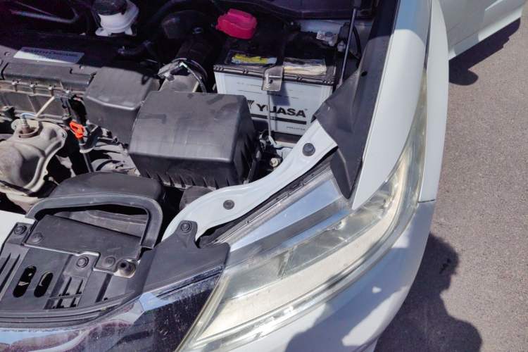 Used Honda Odyssey 2015 2.4L Smart Edition Engine Bay Left