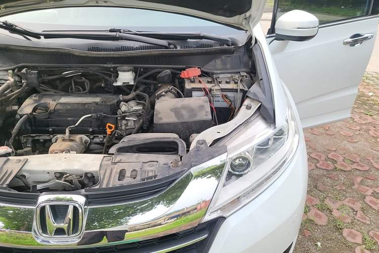 Used Honda Odyssey 2015 Updated Version 2.4L Smart Edition Engine Bay Left