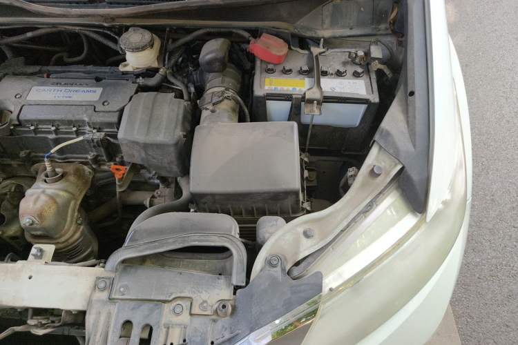 Used Honda Odyssey 2015 Revised Version 2.4L Supreme Edition Engine Bay Left