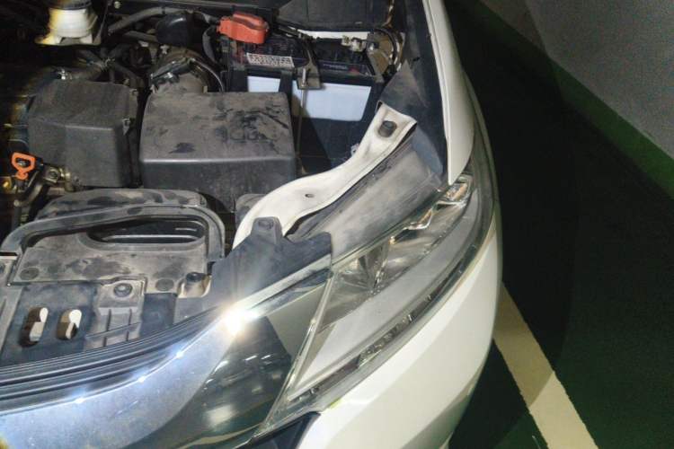 Used Honda Odyssey 2015 Updated Version 2.4L Smart Edition Engine Bay Left