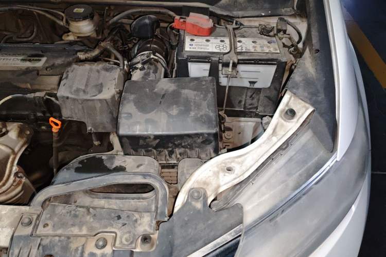 Used Honda Odyssey 2015 Updated Version 2.4L Smart Edition Engine Bay Left