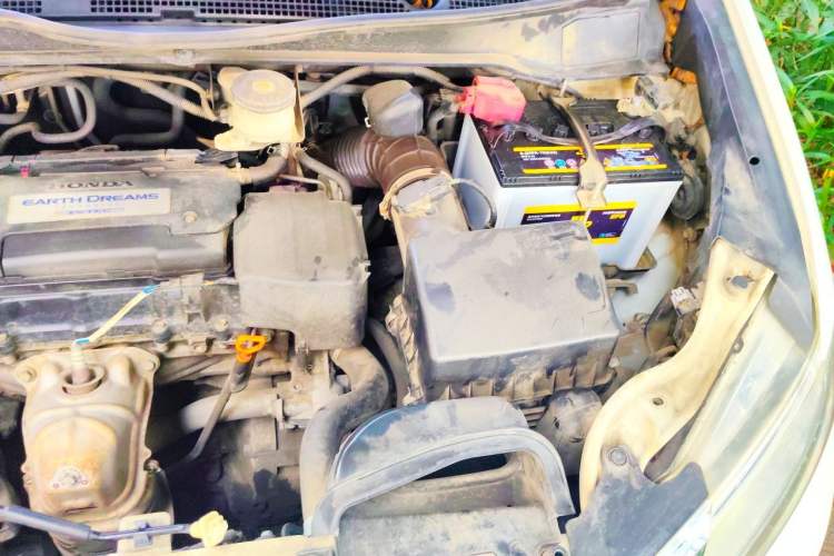 Used Honda Odyssey 2015 Updated Version 2.4L Smart Edition Engine Bay Left