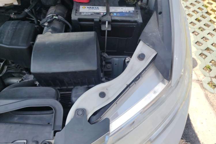 Used Honda Odyssey 2015 2.4L Supreme Edition Engine Bay Left