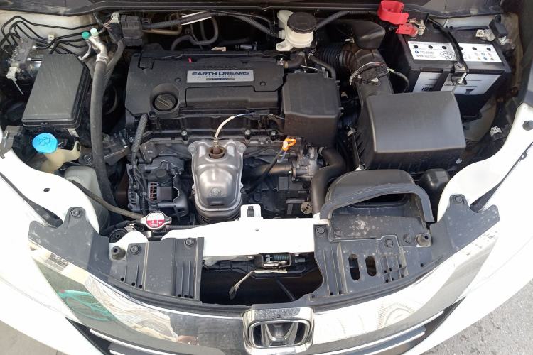 Used Honda Odyssey 2015 Revised Version 2.4L Supreme Edition Engine Bay