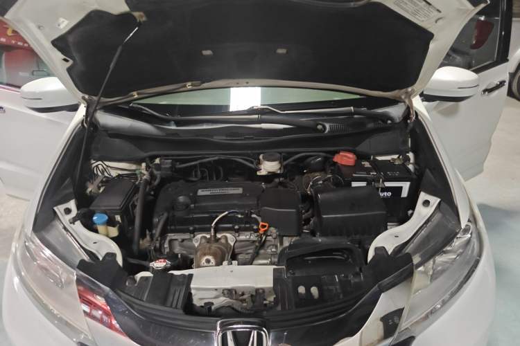 Used Honda Odyssey 2015 Updated Version 2.4L Smart Edition Engine Bay