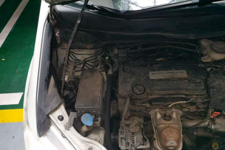 Used Honda Odyssey 2015 2.4L Smart Edition Engine Bay Right