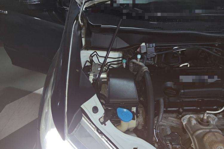 Used Honda Odyssey 2015 Revised 2.4L Luxury Edition Engine Bay Right