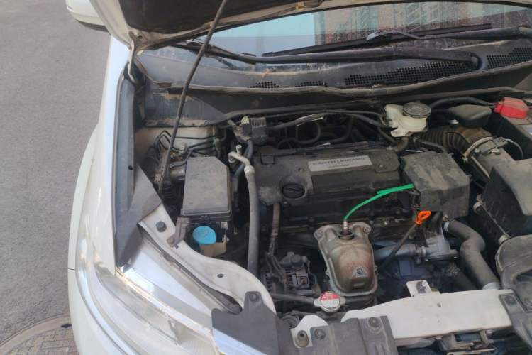 Used Honda Odyssey 2015 Updated Version 2.4L Smart Edition Engine Bay Right