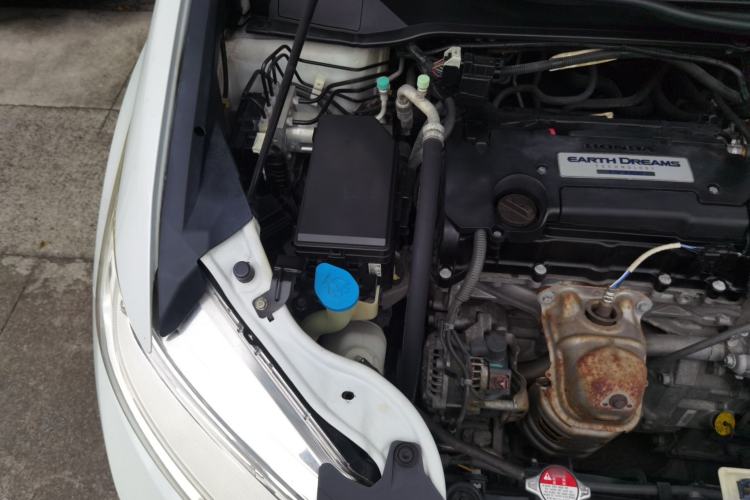 Used Honda Odyssey 2015 Updated Version 2.4L Smart Edition Engine Bay Right